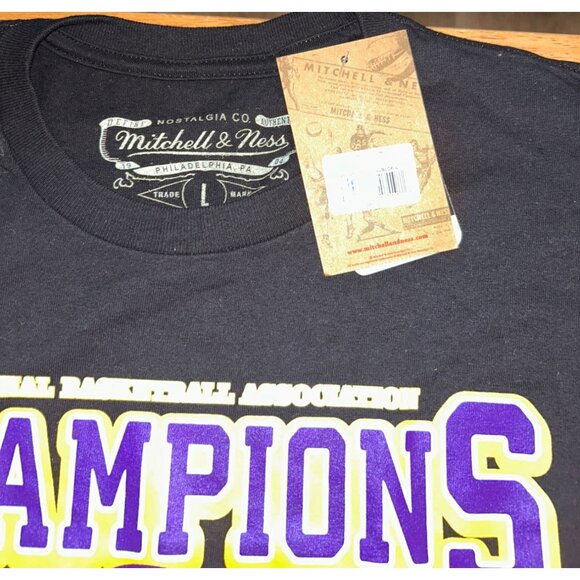 INSANE NWT Lakers Bundle: Magic Johnson Jersey, Lakers Hat, Shirt, Shorts $292 - Picture 11 of 16